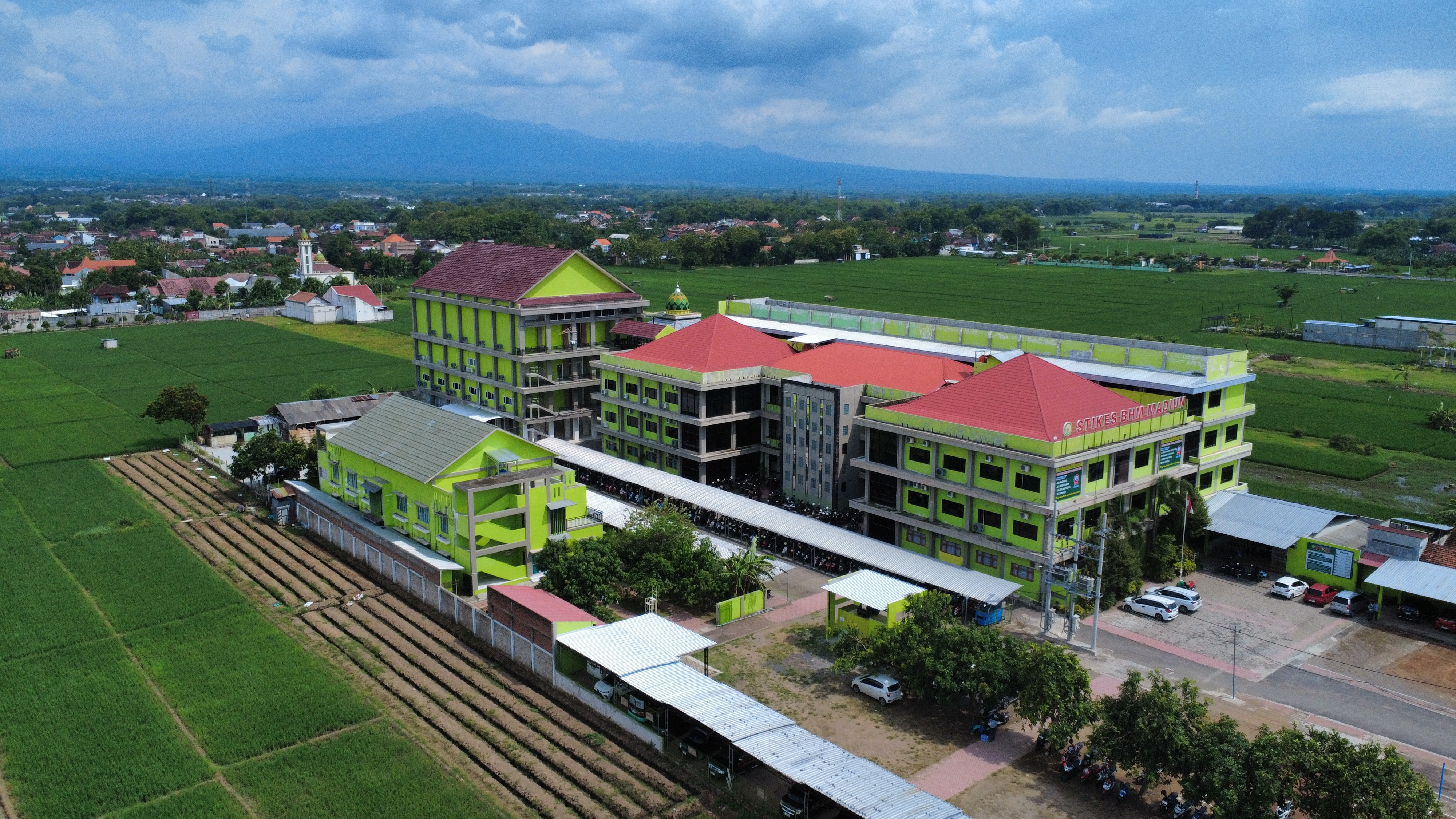 Mahasiswa Universitas Bhakti Hasta Mulia